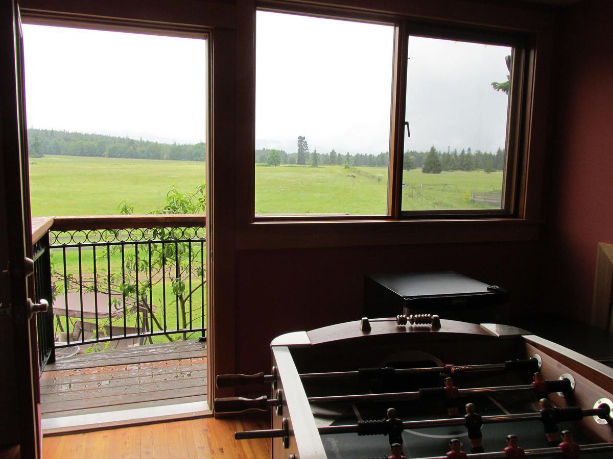 Paradise Acres Ranch Nanoose Bay エクステリア 写真